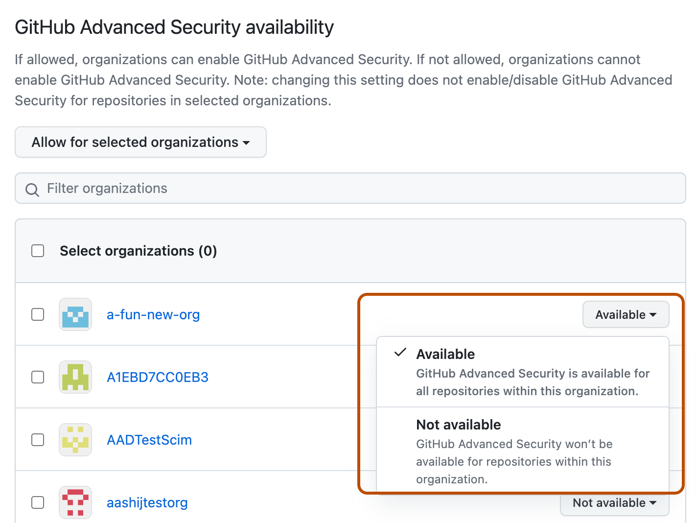 Capture d’écran des stratégies Advanced Security. La liste déroulante permettant de sélectionner une stratégie Advanced Security pour une organisation individuelle dans le compte d’entreprise est mise en évidence avec un encadré orange.