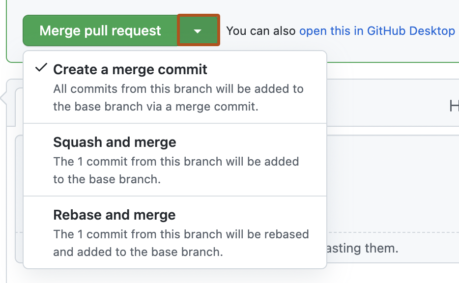 Screenshot: Mergeoptionen für einen Pull Request. Der Pfeil zum Aufklappen der Dropdownliste ist dunkelorange umrandet.