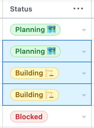 Captura de tela mostrando uma coluna em um layout de tabela. Três células estão selecionadas.