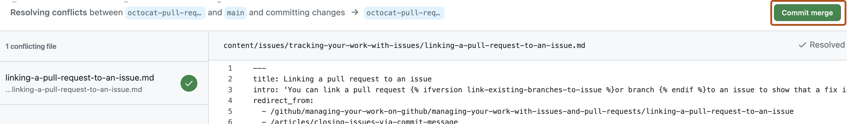 Captura de pantalla del editor para resolver un conflicto de combinación en una solicitud de incorporación de cambios. El botón "Confirmar combinación" está resaltado en naranja oscuro.