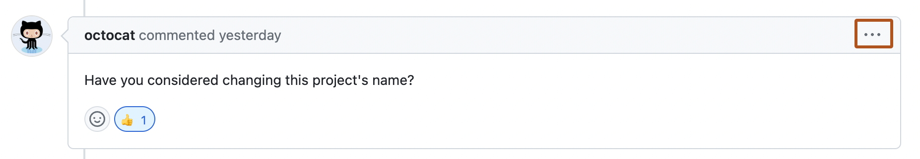 Screenshot eines Kommentars zu einem Pull Request. Die 3-Punkte-Schaltfläche ist dunkelorange umrandet.